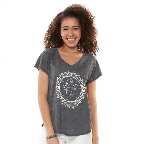Freeze by Kohl’s Sun & Moon Junior’s V-Neck Graphic Tee - Picture 1 of 6